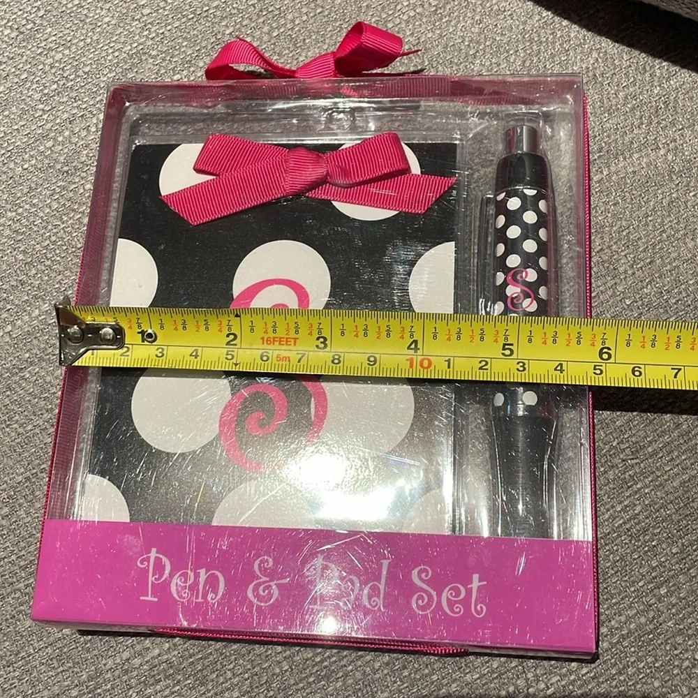 NWT notepad and pen set with “S”’